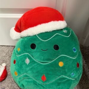 Carol the Christmas tree squishmellow